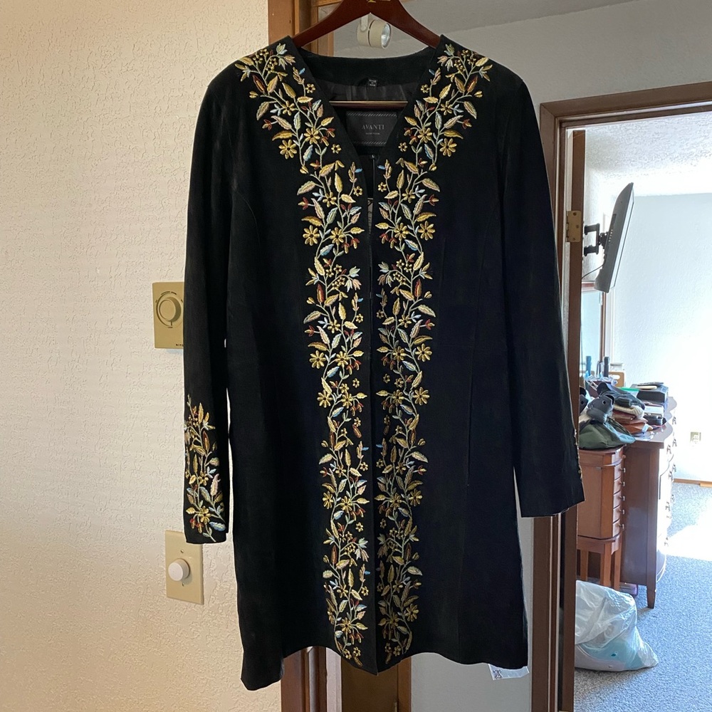 NWT Avanti New York Black Suede Embroidered Coat, Size L
